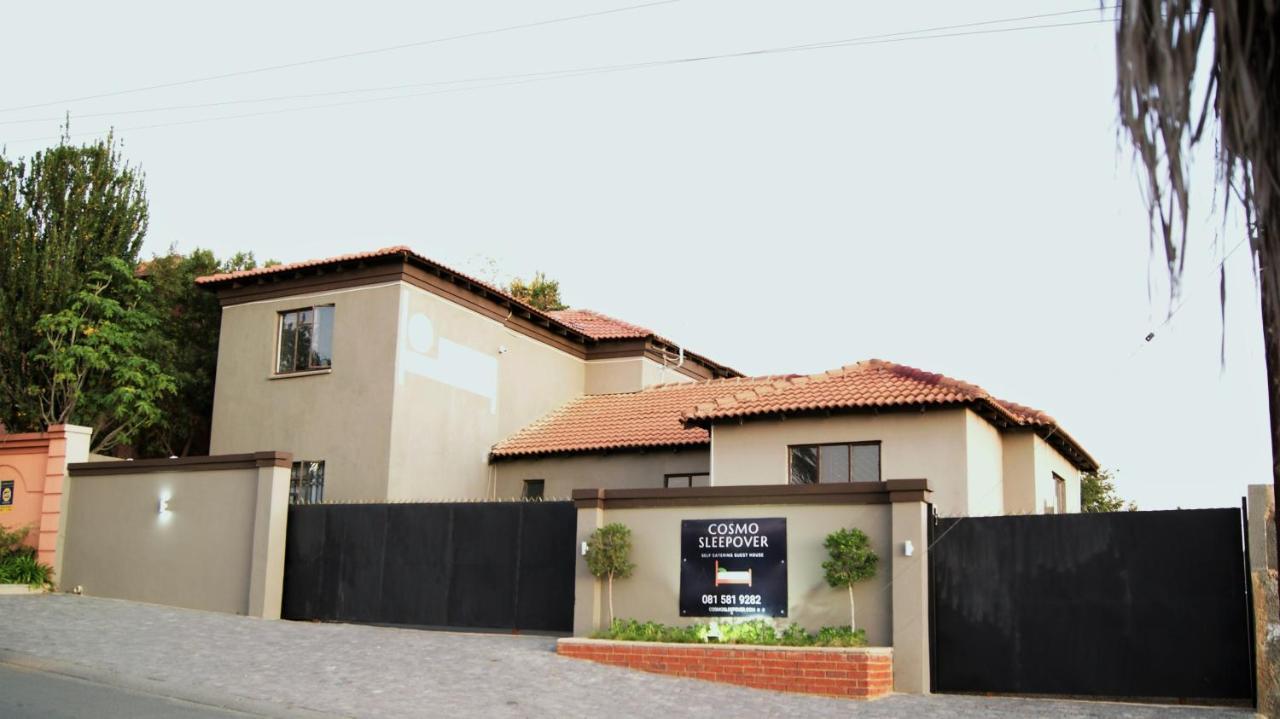Cosmo Sleepover Roodepoort Exterior foto