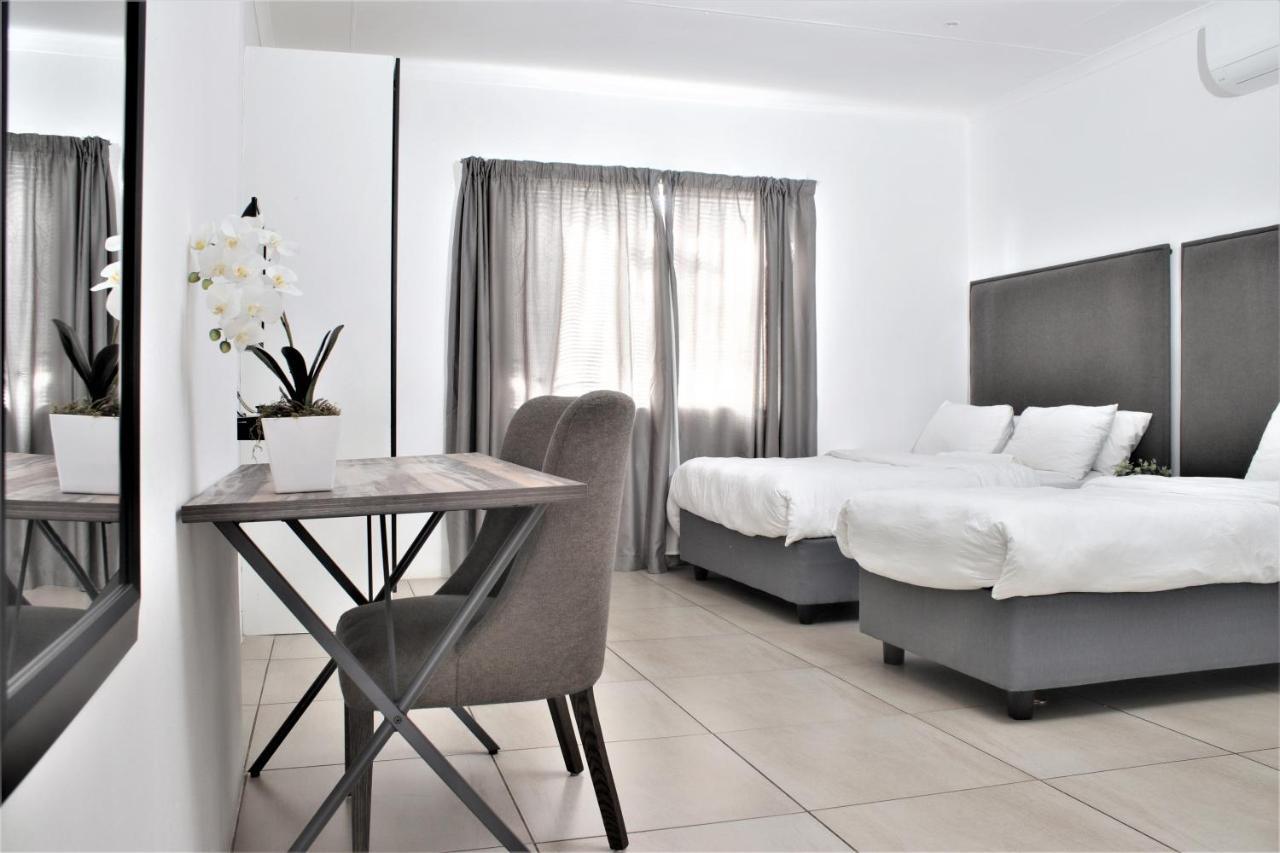 Cosmo Sleepover Roodepoort Exterior foto
