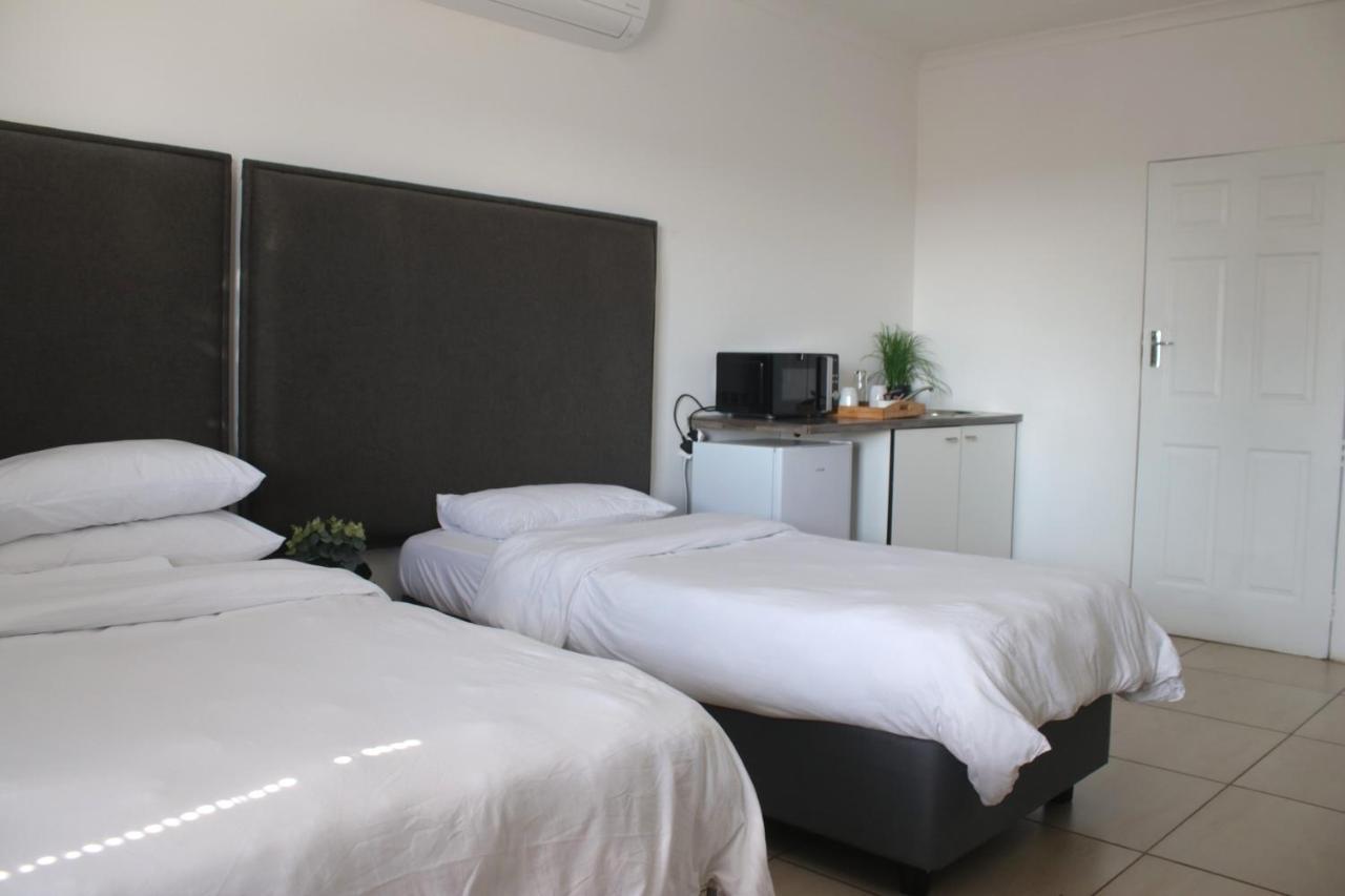 Cosmo Sleepover Roodepoort Exterior foto